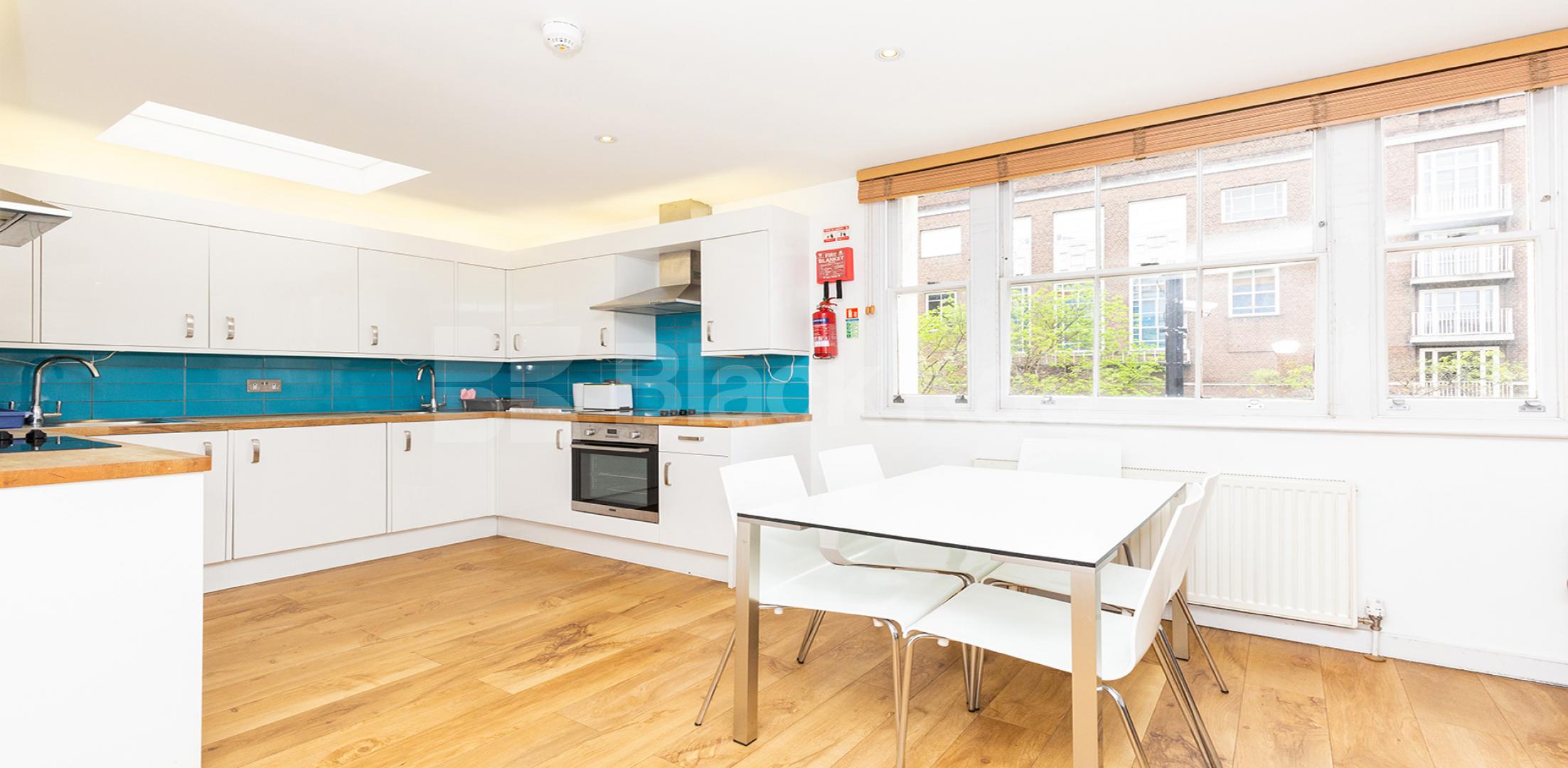 Modern and Spacious 3 bedroom 2 bathroom located in Bloomsbury  Byng Place, Bloosbury